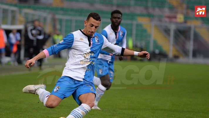 Palermo, si ferma Accardi: problemi al polpaccio per il terzino rosanero, oggi gli esami Palermo, si ferma Accardi: problemi al polpaccio per il terzino rosanero, oggi gli esami