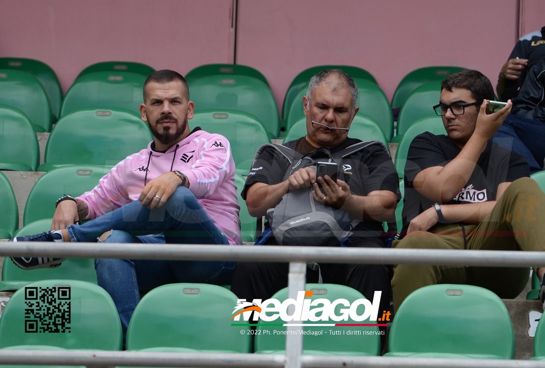 FOTOTIFO Palermo-Pisa 3-3, i tifosi allo Stadio “Renzo Barbera” (Gallery) - immagine 39