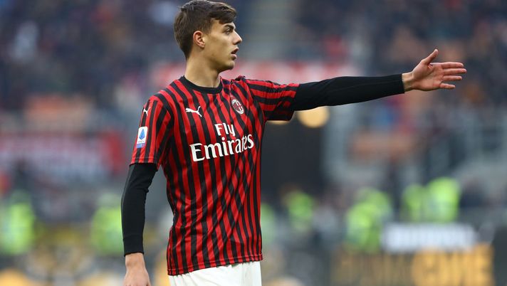 MILAN, ITALY - FEBRUARY 02: Daniel Maldini of AC Milan gestures during the Serie A match between AC Milan and Hellas Verona at Stadio Giuseppe Meazza on February 2, 2020 in Milan, Italy. (Photo by Marco Luzzani/Getty Images) MILAN, ITALY - FEBRUARY 02: Daniel Maldini of AC Milan gestures during the Serie A match between AC Milan and Hellas Verona at Stadio Giuseppe Meazza on February 2, 2020 in Milan, Italy. (Photo by Marco Luzzani/Getty Images)