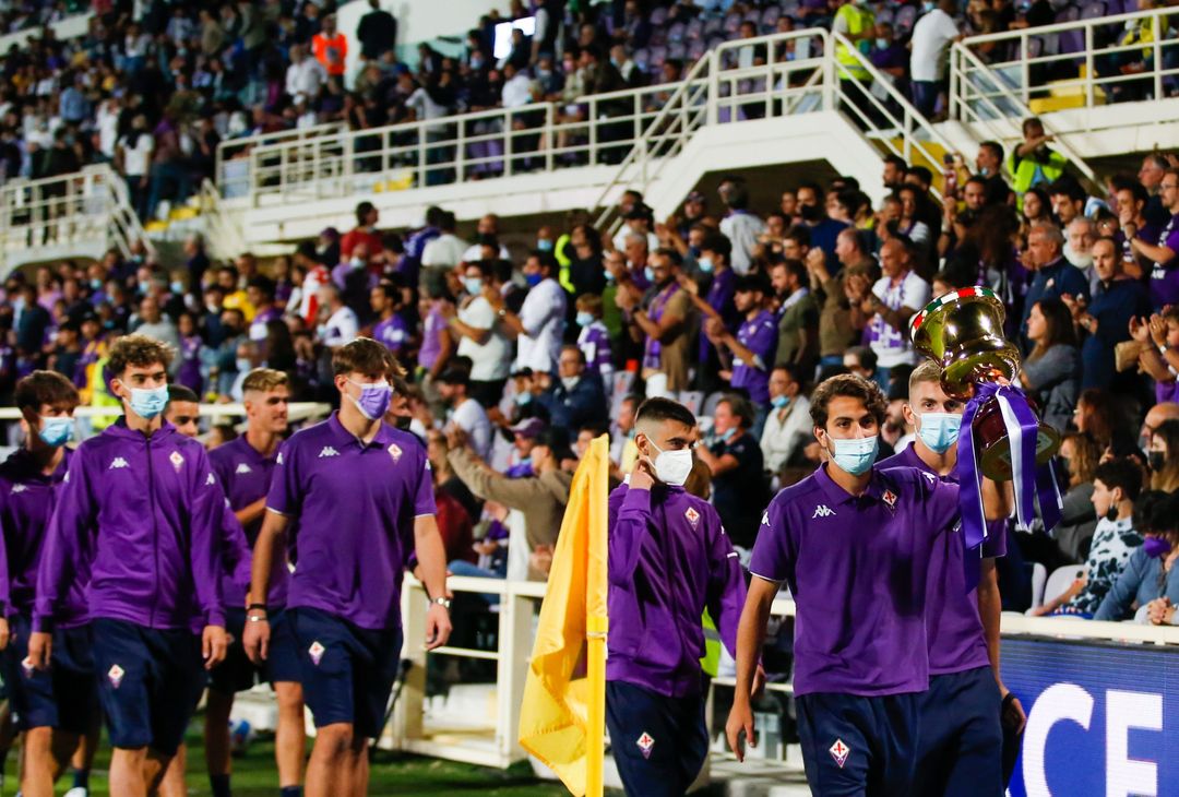  GERMOGLI PH: 28 AGOSTO 2021 FIRENZE STADIO ARTEMIO FRANCHI SERIE A FIORENTINA VS TORINO NELLA FOTO LA FIORENTINA PRIMAVERA SFILA CON LA COPPA 