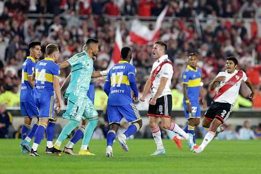 ll River esulta in faccia al Boca a fine Superclasico: rissa, si chiude in 10 contro 8…- immagine 2