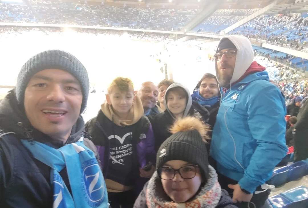 FOTO UANM, i tifosi al Maradona e dalle sedi per Napoli-Roma: striscioni e sorrisi - immagine 17