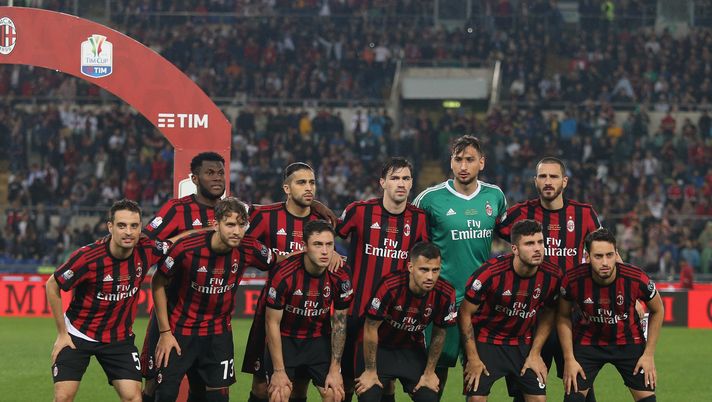 ROME, ITALY - MAY 09: AC Milan poses during the TIM Cup Final between Juventus and AC Milan at Stadio Olimpico on May 9, 2018 in Rome, Italy.  (Photo by Paolo Bruno/Getty Images)  ROME, ITALY - MAY 09: AC Milan poses during the TIM Cup Final between Juventus and AC Milan at Stadio Olimpico on May 9, 2018 in Rome, Italy.  (Photo by Paolo Bruno/Getty Images)