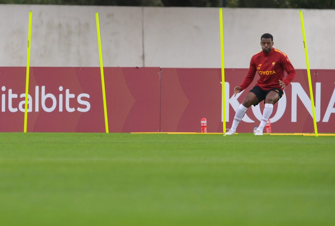 Roma, c’è Wijnaldum in gruppo. E torna anche Rui Patricio – FOTO GALLERY - immagine 35