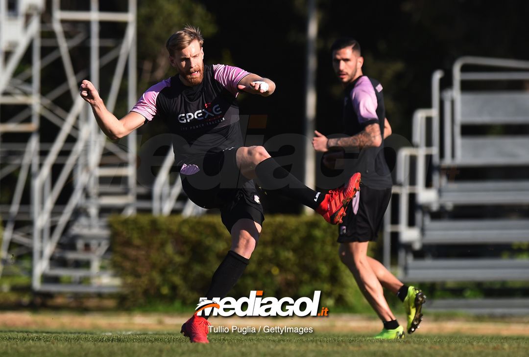  PALERMO, ITALY - FEBRUARY 28: Niklas Gunnarsson in action during a US Citta' di Palermo training session at Tenente Carmelo Onorato Sports Center on February 28, 2019 in Palermo, Italy. (Photo by Tullio M. Puglia/Getty Images) 