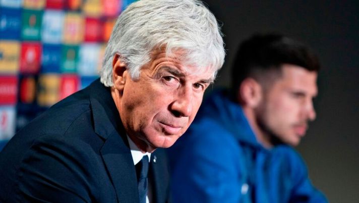 Atalanta's Italian head coach Gian Piero Gasperini (L) and Atalanta's Swiss midfielder Remo Freuler address a press conference on the eve of the UEFA Champions League group D football match FC Midtjylland v Atalanta in Herning, Denmark on October 20, 2020. (Photo by Henning Bagger / Ritzau Scanpix / AFP) / Denmark OUT (Photo by HENNING BAGGER/Ritzau Scanpix/AFP via Getty Images) Gasperini: “Non schiererò più Ilicic in quelle condizioni! Per tornare in campo deve…” - immagine 1