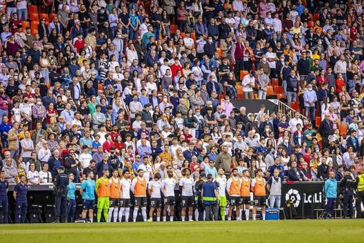 Salvato dalla Croce Rossa durante il derby di Valencia: stava soffocando per colpa del lecca-lecca- immagine 2