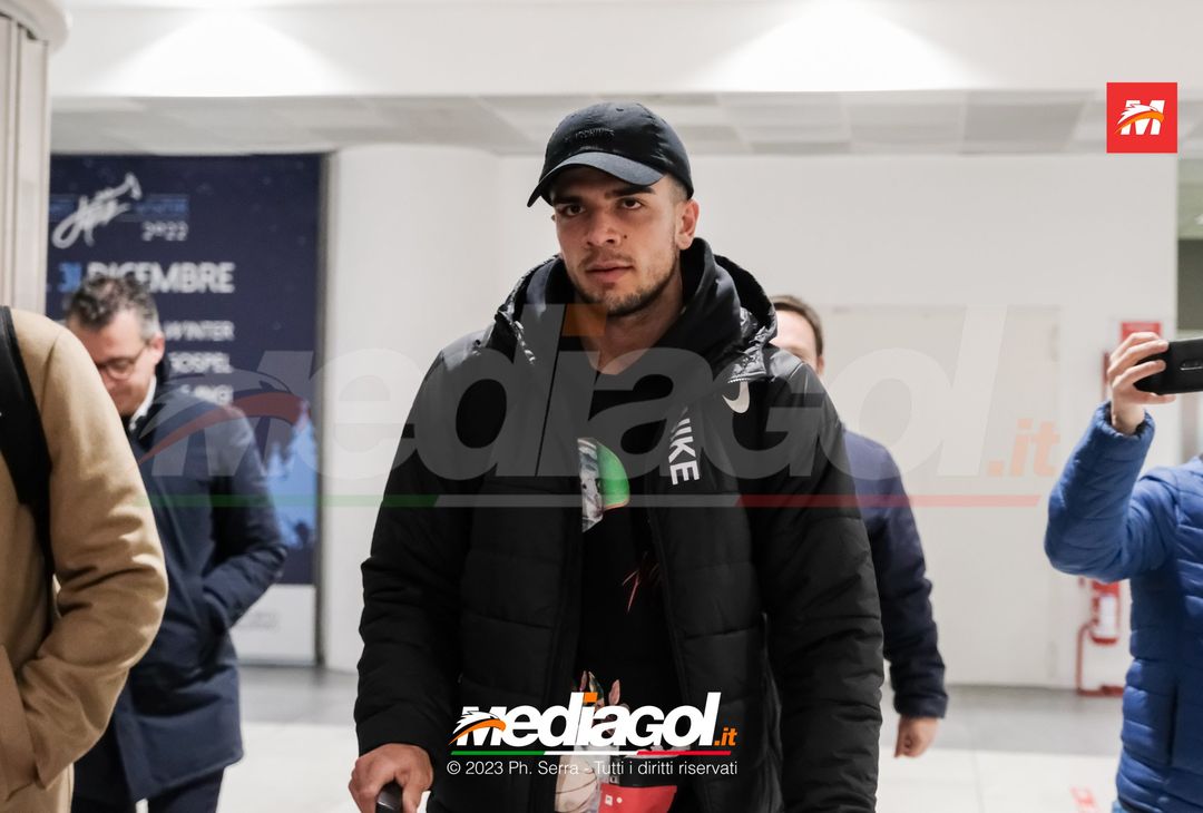 FOTO PALERMO, Aurelio arriva all’aeroporto Falcone e Borsellino di Palermo (Gallery) - immagine 14