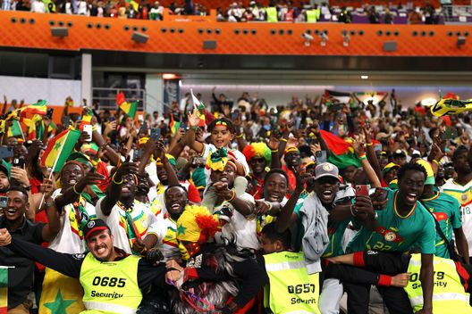 VIDEO Koulibaly eroe del Senegal: tifosi in festa tra le strade del paese- immagine 2