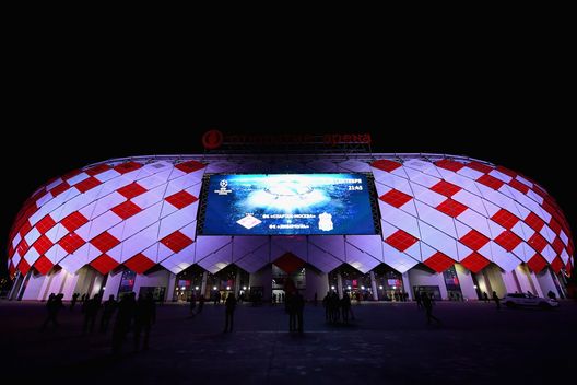 MOSCOW, RUSSIA - SEPTEMBER 26: A general view outside the stadium prior to the UEFA Champions League Group E match between Spartak Moskva and Liverpool FC at Otkrytije Arena on September 26, 2017 in Moscow, Russia. (Photo by Dan Mullan/Getty Images) Russia, lo stadio della finale dei mondiali 2018 teatro di un evento pro-guerra- immagine 2