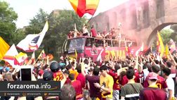 VIDEO – Mancini capo ultras sventola il bandierone