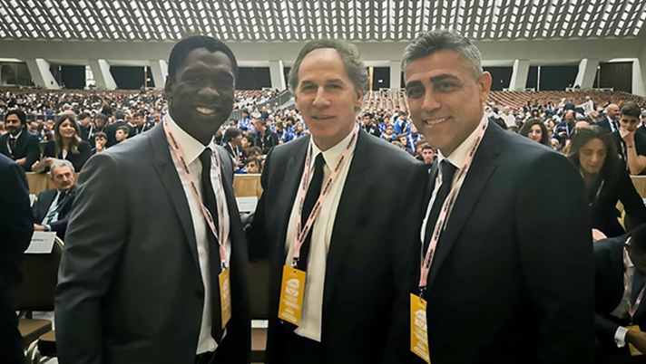 Seedorf, Baresi e Carbone in Vaticano, @acmilan 