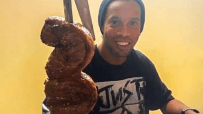 La candelina di compleanno del Dinho è uno spiedino in carcere 