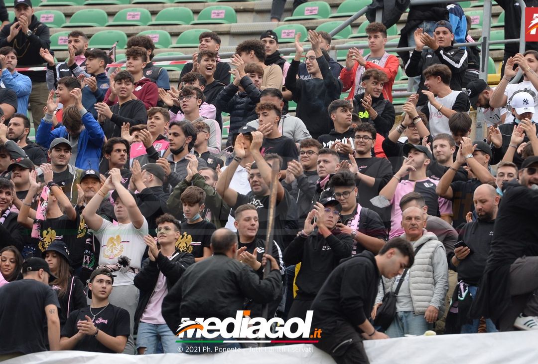 FOTO, i tifosi allo stadio per Palermo – Avellino 1-1 (Gallery) - immagine 55