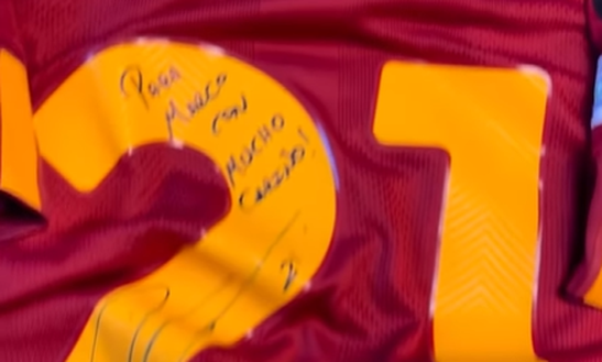 Dybala manda a Materazzi la 21 della Roma. I tifosi: “Poteva essere nerazzurra”- immagine 2