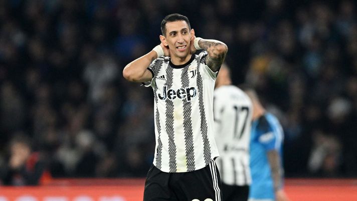 NAPLES, ITALY - JANUARY 13: Angel Di Maria of Juventus shows his disappointment during the Serie A match between SSC Napoli_Juventus at Stadio Diego Armando Maradona on January 13, 2023 in Naples, Italy. (Photo by Francesco Pecoraro/Getty Images) Di Maria: “La penalizzazione? Situazione strana, difficile stare concentrati ma niente scuse” - immagine 1