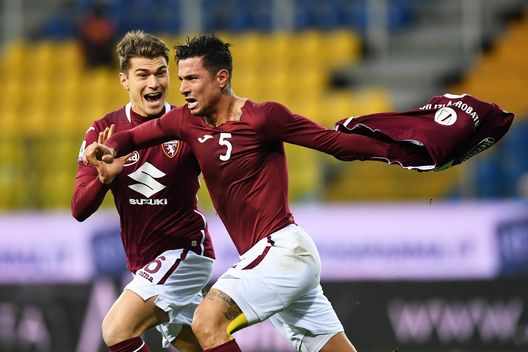 PARMA, ITALY - JANUARY 03: Armando Izzo of Torino (R) celebrates after scoring their sides second goal with Jacopo Segre of Torino (L) during the Serie A match between Parma Calcio and Torino FC at Stadio Ennio Tardini on January 03, 2021 in Parma, Italy. Sporting stadiums around Italy remain under strict restrictions due to the Coronavirus Pandemic as Government social distancing laws prohibit fans inside venues resulting in games being played behind closed doors. (Photo by Alessandro Sabattini/Getty Images) PARMA, ITALY - JANUARY 03: Armando Izzo of Torino (R) celebrates after scoring their sides second goal with Jacopo Segre of Torino (L) during the Serie A match between Parma Calcio and Torino FC at Stadio Ennio Tardini on January 03, 2021 in Parma, Italy. Sporting stadiums around Italy remain under strict restrictions due to the Coronavirus Pandemic as Government social distancing laws prohibit fans inside venues resulting in games being played behind closed doors. (Photo by Alessandro Sabattini/Getty Images)