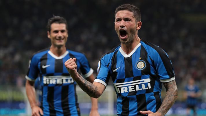 MILAN, ITALY - AUGUST 26:  Stefano Sensi of FC Internazionale celebrates his goal during the Serie A match between FC Internazionale and US Lecce at Stadio Giuseppe Meazza on August 26, 2019 in Milan, Italy.  (Photo by Emilio Andreoli/Getty Images) 