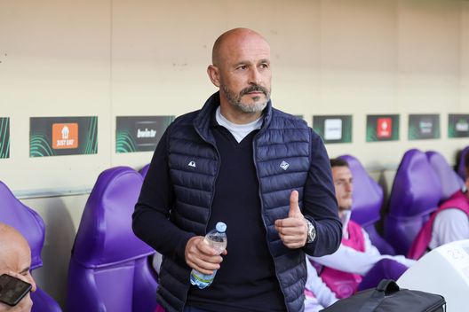GERMOGLI PH: 20 APRILE 2023 FIRENZE STADIO ARTEMIO FRANCHI CONFERENCE LEAGUE FIORENTINA VS LECH POZNAN NELLA FOTO ITALIANO Amadeus: “La Fiorentina giocherà a viso aperto. Italiano valore aggiunto”- immagine 2