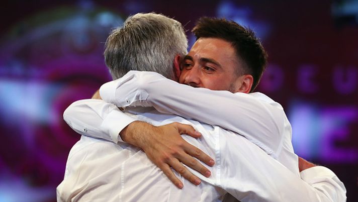 MUNICH, GERMANY - MAY 20: Head coach Carlo Ancelotti is hugged by his son Davide Ancelotti during the FC Bayern Muenchen Championship party following the Bundesliga match between Bayern Muenchen and SC Freiburg at Postpalast on May 20, 2017 in Munich, Germany. (Photo by Alexander Hassenstein/Bongarts/Getty Images) MUNICH, GERMANY - MAY 20: Head coach Carlo Ancelotti is hugged by his son Davide Ancelotti during the FC Bayern Muenchen Championship party following the Bundesliga match between Bayern Muenchen and SC Freiburg at Postpalast on May 20, 2017 in Munich, Germany. (Photo by Alexander Hassenstein/Bongarts/Getty Images)