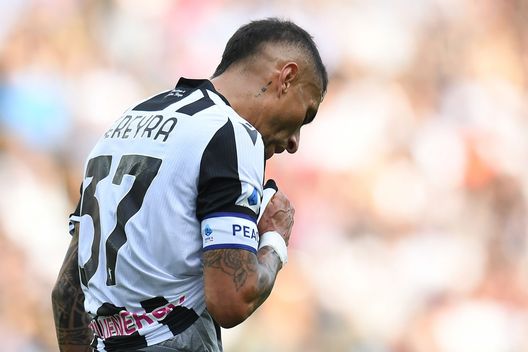 UDINE, ITALY - OCTOBER 09: Roberto Pereyra of Udinese Calcio reacts during the Serie A match between Udinese Calcio and Atalanta BC at Dacia Arena on October 09, 2022 in Udine, Italy. (Photo by Alessandro Sabattini/Getty Images) Il mercato e i nomi giusti: Sabiri e Pereyra, la coppia per la rimonta- immagine 2