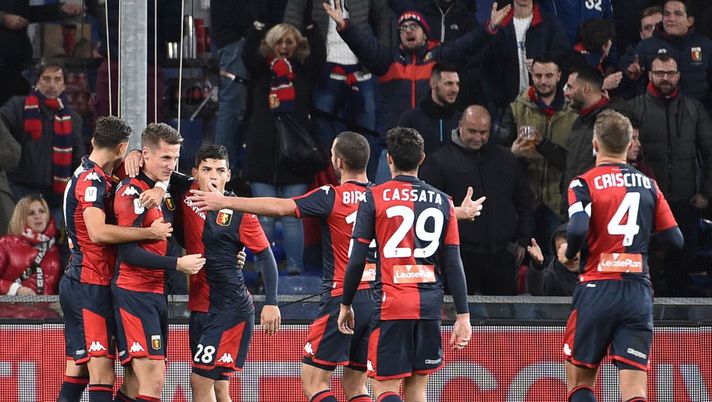 GENOA, ITALY - DECEMBER 03: Andrea Pinamonti of Genoa CFC celebrates with teammates after score his second goal during the Coppa Italia match between Genoa CFC and Ascoli Calcio at Luigi Ferraris Stadium on December 3, 2019 in Genoa, Italy. (Photo by Paolo Rattini/Getty Images) GENOA, ITALY - DECEMBER 03: Andrea Pinamonti of Genoa CFC celebrates with teammates after score his second goal during the Coppa Italia match between Genoa CFC and Ascoli Calcio at Luigi Ferraris Stadium on December 3, 2019 in Genoa, Italy. (Photo by Paolo Rattini/Getty Images)