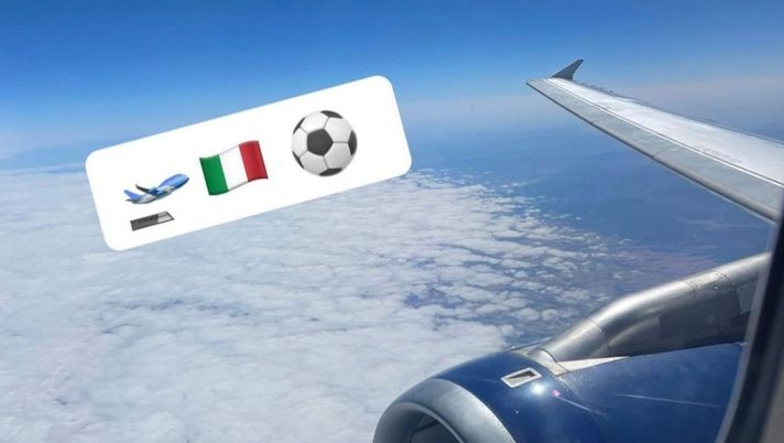 Torreira in volo verso l&#8217;Italia, la foto postata sui social 