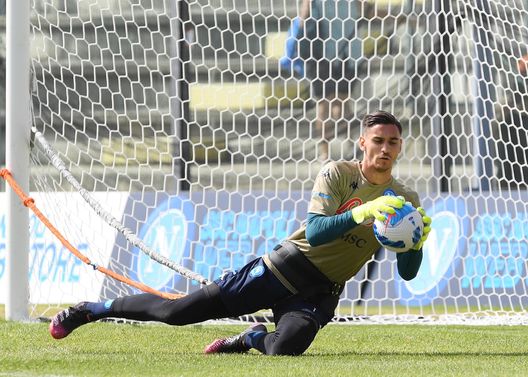 CASTEL DI SANGRO, ITALY - AUGUST 10: Alex Meret of Napoli during an SSC Napoli training session on August 10, 2021 in Castel di Sangro, Italy. (Photo by SSC NAPOLI/SSC NAPOLI via Getty Images) Consigli Fantacalcio, 3 portieri per la seconda giornata: fiducia a Meret e Perin!- immagine 2
