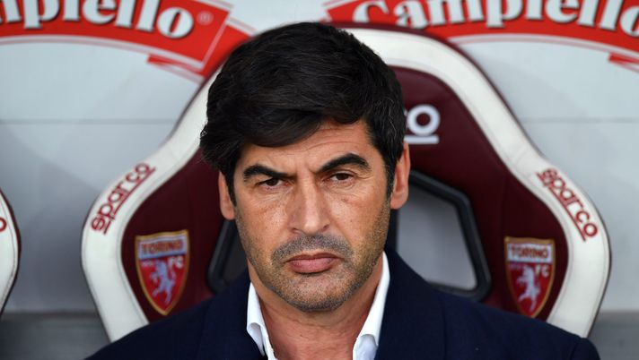 TURIN, ITALY - APRIL 18: Paulo Fonseca, Head Coach of Roma looks on prior to the Serie A match between Torino FC and AS Roma at Stadio Olimpico di Torino on April 18, 2021 in Turin, Italy. Sporting stadiums around Italy remain under strict restrictions due to the Coronavirus Pandemic as Government social distancing laws prohibit fans inside venues resulting in games being played behind closed doors. (Photo by Valerio Pennicino/Getty Images) TURIN, ITALY - APRIL 18: Paulo Fonseca, Head Coach of Roma looks on prior to the Serie A match between Torino FC and AS Roma at Stadio Olimpico di Torino on April 18, 2021 in Turin, Italy. Sporting stadiums around Italy remain under strict restrictions due to the Coronavirus Pandemic as Government social distancing laws prohibit fans inside venues resulting in games being played behind closed doors. (Photo by Valerio Pennicino/Getty Images)