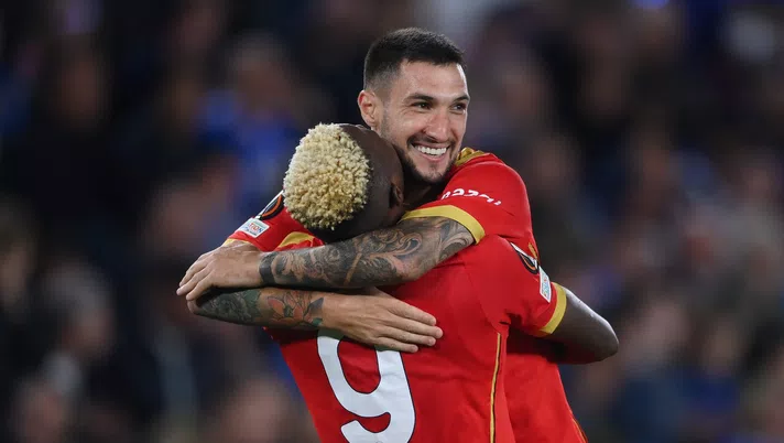 LEICESTER, ENGLAND - SEPTEMBER 16: Victor Osimhen of SSC Napoli celebrates with Matteo Politano after scoring their side's second goal during the UEFA Europa League group C match between Leicester City and SSC Napoli at The King Power Stadium on September 16, 2021 in Leicester, England. (Photo by Laurence Griffiths/Getty Images)