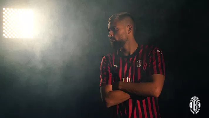 Léo Duarte, nuovo difensore del Milan (credits: acmilan.com)