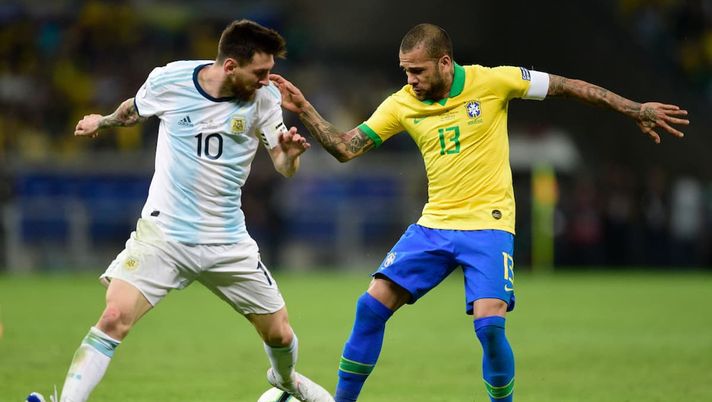 Getty Images Dani Alves e gli auguri ‘ma non troppo’ a Messi: “Bastardo, il calcio ti ama” - immagine 1