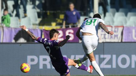 FLORENCE, ITALY - DECEMBER 19: Gianluca Scamacca of US Sassuolo scores the opening goal during the Serie A match between ACF Fiorentina and US Sassuolo at Stadio Artemio Franchi on December 19, 2021 in Florence, Italy. (Photo by Alessandro Sabattini/Getty Images) FLORENCE, ITALY - DECEMBER 19: Gianluca Scamacca of US Sassuolo scores the opening goal during the Serie A match between ACF Fiorentina and US Sassuolo at Stadio Artemio Franchi on December 19, 2021 in Florence, Italy. (Photo by Alessandro Sabattini/Getty Images)