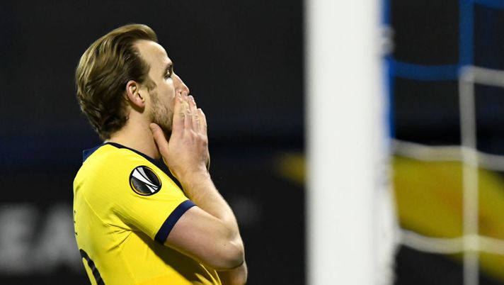 ZAGREB, CROATIA - MARCH 18: Harry Kane of Tottenham Hotspur reacts during the UEFA Europa League Round of 16 Second Leg match between Dinamo Zagreb and Tottenham Hotspur at Stadion Maksimir on March 18, 2021 in Zagreb, Croatia. Sporting stadiums around Europe remain under strict restrictions due to the Coronavirus Pandemic as Government social distancing laws prohibit fans inside venues resulting in games being played behind closed doors. (Photo by Jurij Kodrun/Getty Images) ZAGREB, CROATIA - MARCH 18: Harry Kane of Tottenham Hotspur reacts during the UEFA Europa League Round of 16 Second Leg match between Dinamo Zagreb and Tottenham Hotspur at Stadion Maksimir on March 18, 2021 in Zagreb, Croatia. Sporting stadiums around Europe remain under strict restrictions due to the Coronavirus Pandemic as Government social distancing laws prohibit fans inside venues resulting in games being played behind closed doors. (Photo by Jurij Kodrun/Getty Images)