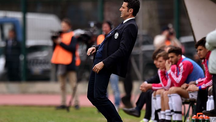 VIAREGGIO, ITALY - MARCH 30: Head coach Fabio Grosso of Juventus reacts during the Viareggio Juvenile Tournament match between FC Juventus and US Citta di Palermo on March 30, 2016 in Viareggio, Italy. (Photo by Tullio M. Puglia/Getty Images) VIAREGGIO, ITALY - MARCH 30: Head coach Fabio Grosso of Juventus reacts during the Viareggio Juvenile Tournament match between FC Juventus and US Citta di Palermo on March 30, 2016 in Viareggio, Italy. (Photo by Tullio M. Puglia/Getty Images)