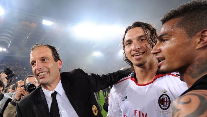 Massimiliano Allegri head coach of Milan and Zlatan Ibrahimovic and Prince Boateng of Milan celebrate the victory after the Serie A match between AS Roma and AC Milan at Stadio Olimpico on May 7, 2011 in Rome, Italy. (Photo by Giuseppe Bellini/Getty Images) Stroppa: “Allegri è una garanzia per il Milan, ha personalità e qualità” - immagine 1