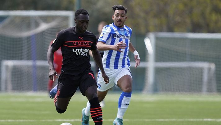 PESCARA, ITALY - APRIL 20: Almamy Camara of AC Milan in action during Primavera 1 match between Pescara U19 and Milan U19 at Centro Sportivo Poggio degli Ulivi on April 20, 2022 in Pescara, Italy. (Photo by Danilo Di Giovanni/AC Milan via Getty Images)