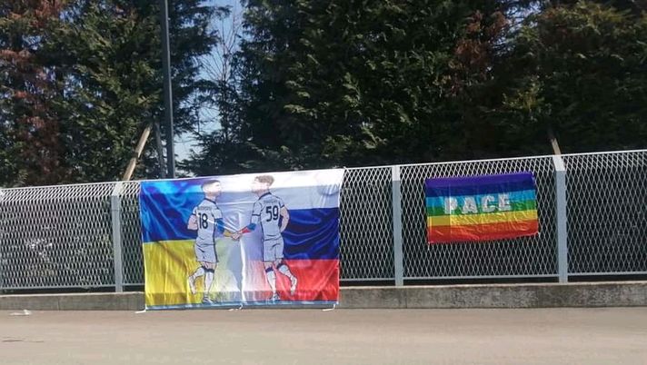 Atalanta, striscione con Miranchuk e Malinovskyi fuori da Zingonia - immagine 1