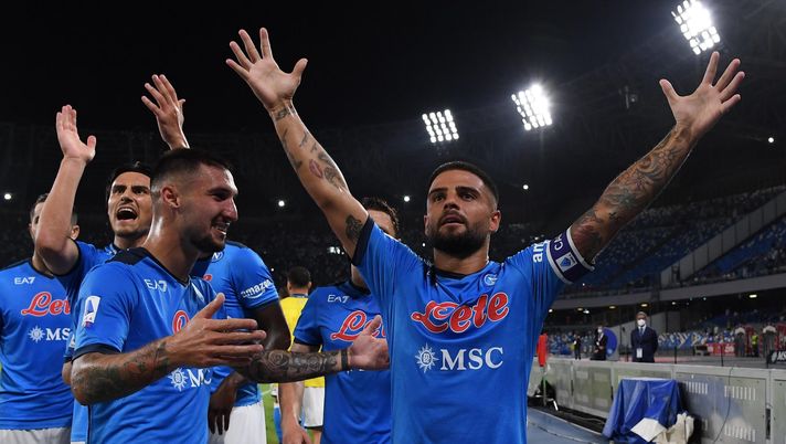 NAPLES, ITALY - AUGUST 22: Lorenzo Insigne of Napoli celebrates after scoring the first goal of Napoli during the Serie A match between SSC Napoli v Venezia FC at Stadio Diego Armando Maradona on August 22, 2021 in Naples, Italy. (Photo by SSC NAPOLI/SSC NAPOLI via Getty Images) 