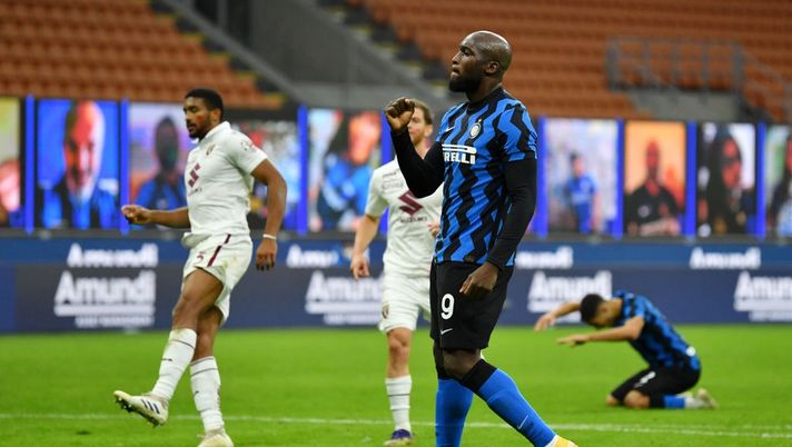 MILAN, ITALY - NOVEMBER 22: Romelu Lukaku of Inter Milan celebrates after scoring their sides third goal during the Serie A match between FC Internazionale and Torino FC at Stadio Giuseppe Meazza on November 22, 2020 in Milan, Italy. Sporting stadiums around Italy remain under strict restrictions due to the Coronavirus Pandemic as Government social distancing laws prohibit fans inside venues resulting in games being played behind closed doors. (Photo by Valerio Pennicino/Getty Images) MILAN, ITALY - NOVEMBER 22: Romelu Lukaku of Inter Milan celebrates after scoring their sides third goal during the Serie A match between FC Internazionale and Torino FC at Stadio Giuseppe Meazza on November 22, 2020 in Milan, Italy. Sporting stadiums around Italy remain under strict restrictions due to the Coronavirus Pandemic as Government social distancing laws prohibit fans inside venues resulting in games being played behind closed doors. (Photo by Valerio Pennicino/Getty Images)