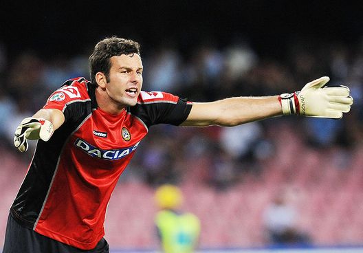 NAPLES, ITALY - SEPTEMBER 19: Samir Handanovic Udinese Calcio during the Serie A match between SSC Napoli v Udinese Calcio at Stadio San Paolo on September 19, 2009 in Naples, Italy. (Photo by Giuseppe Bellini/Getty Images) Quando Handanovic eliminò il Dortmund di Klopp nel 2008… - immagine 1
