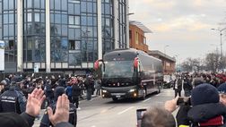 VIDEO – Milan-Sassuolo, pullman rossonero arrivato a ‘San Siro’ | PM News