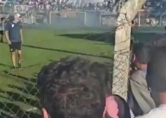 Santa Fe, il derby di Chabas scoppia: proiettili di gomma degli agenti e auto della polizia in fiamme- immagine 2