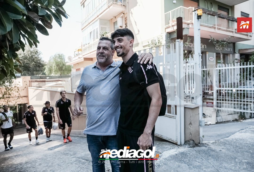 FOTO RITIRO PALERMO, Elia e le prime immagini da calciatore rosanero (Gallery) - immagine 6