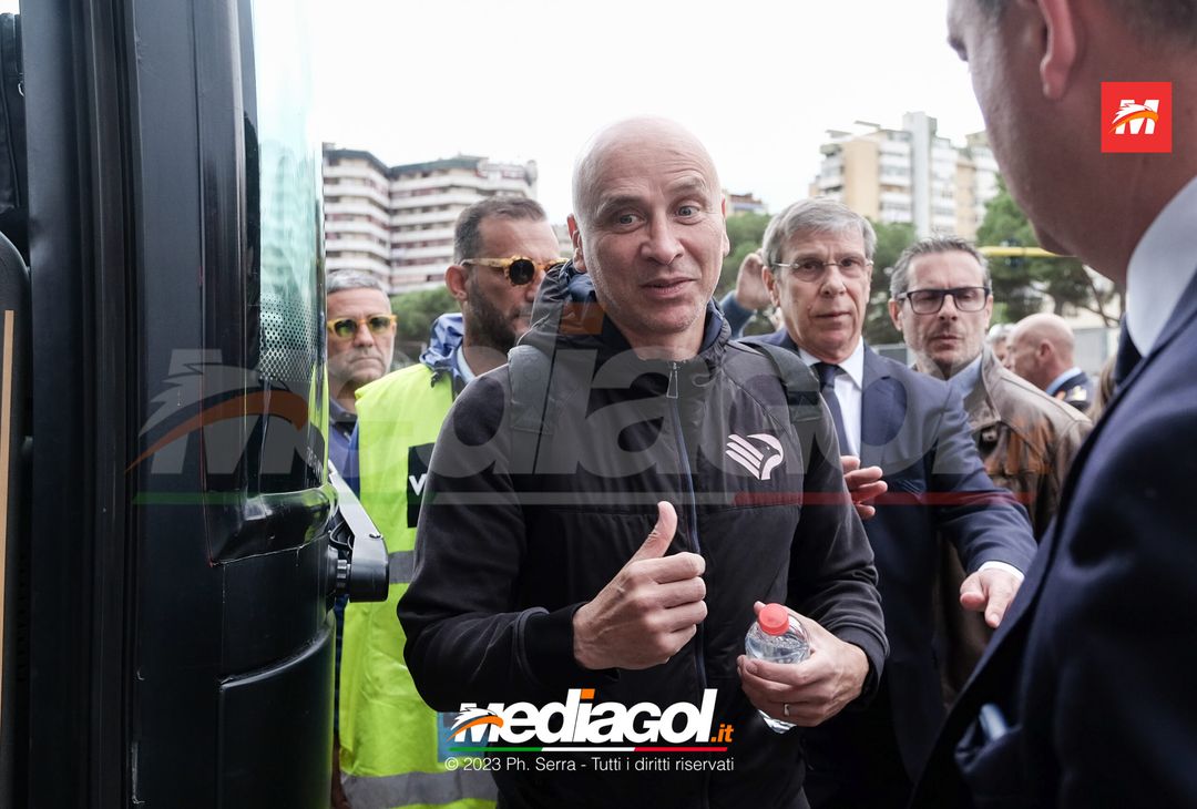 FOTO Cagliari-Palermo, i Rosanero in partenza dal “Renzo Barbera” (GALLERY) - immagine 54