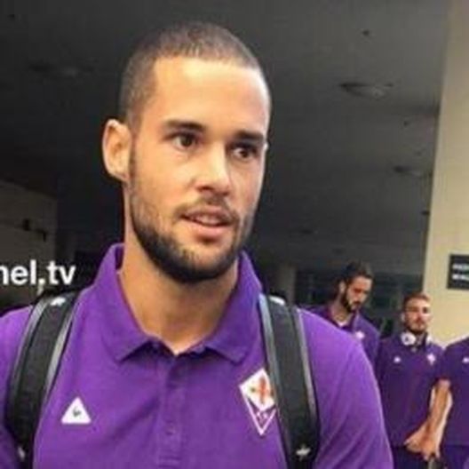 Mario Suarez (fonte foto: www.firenzeviola.it) Mario Suarez (fonte foto: www.firenzeviola.it)
