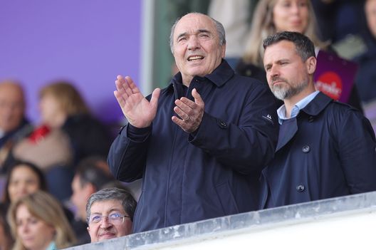 FLORENCE, ITALY - MAY 14: Rocco Commisso president of ACF Fiorentina during the Serie A match between ACF Fiorentina and Udinese Calcio at Stadio Artemio Franchi on May 14, 2023 in Florence, Italy. (Photo by Gabriele Maltinti/Getty Images) Passo dopo passo, vittoria dopo vittoria: Italiano non fa calcoli- immagine 2