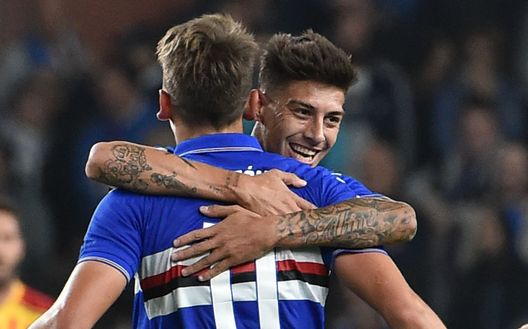 Erigoni abbraccia Ramirez dopo il pareggio di Samp-Lecce 1-1 Erigoni abbraccia Ramirez dopo il pareggio di Samp-Lecce 1-1
