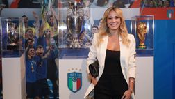 Diletta, che eleganza. La Leotta in rosso sui social: scatto sensuale