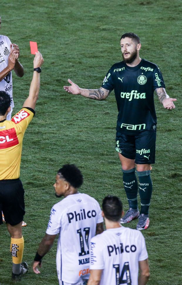 Palmeiras, l'espulsione al 94' di Zè Rafael (Photo by Alexandre Schneider/Getty Images) Palmeiras, l'espulsione al 94' di Zè Rafael (Photo by Alexandre Schneider/Getty Images)